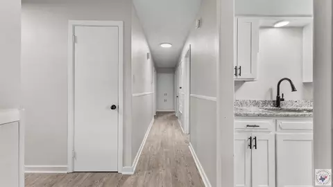 Entry Way - 16 Broadmoor Dr Texarkana Ar 71854, Texarkana, AR 71854 photo 3 of 3