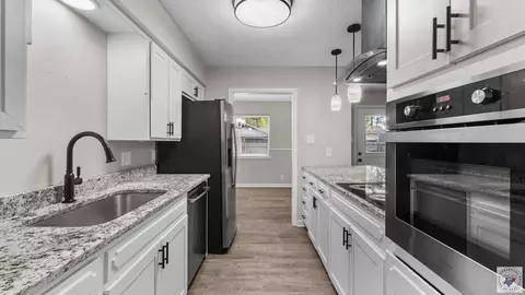 Kitchen - 16 Broadmoor Dr Texarkana Ar 71854, Texarkana, AR 71854 photo 2 of 2