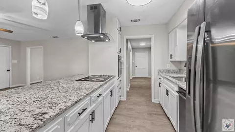 Entry Way - 16 Broadmoor Dr Texarkana Ar 71854, Texarkana, AR 71854 photo 1 of 3