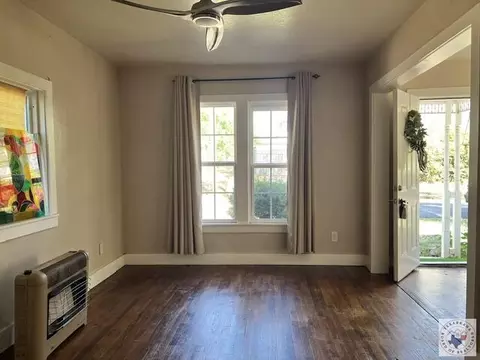 Living - 520 E 19th Texarkana Ar 71854, Texarkana, AR 71854 photo 3 of 4