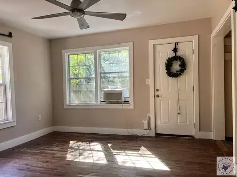 Living - 520 E 19th Texarkana Ar 71854, Texarkana, AR 71854 photo 4 of 4