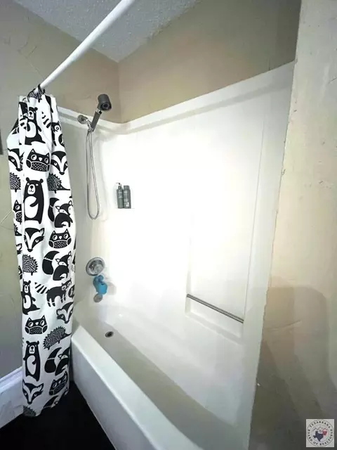 Bath - 3609 Fairfield Texarkana Ar 71854, Texarkana, AR 71854 photo 2 of 3