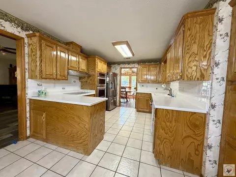 Kitchen - 5906 Oak Hollow Texarkana Ar 71854, Texarkana, AR 71854 photo 2 of 6