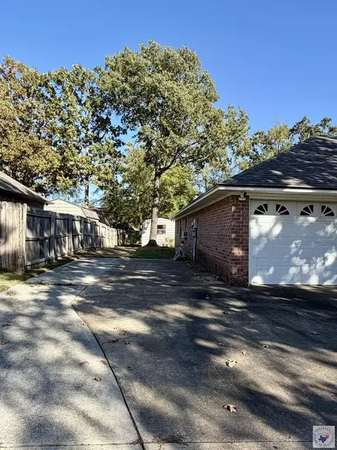 Exterior - 5906 Oak Hollow Texarkana Ar 71854, Texarkana, AR 71854 photo 5 of 10