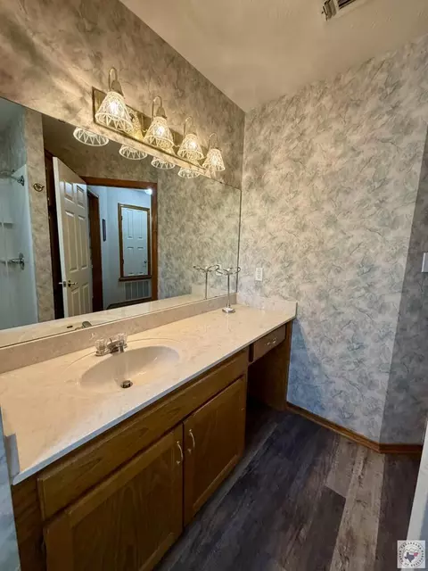 Bath - 5906 Oak Hollow Texarkana Ar 71854, Texarkana, AR 71854 photo 4 of 6