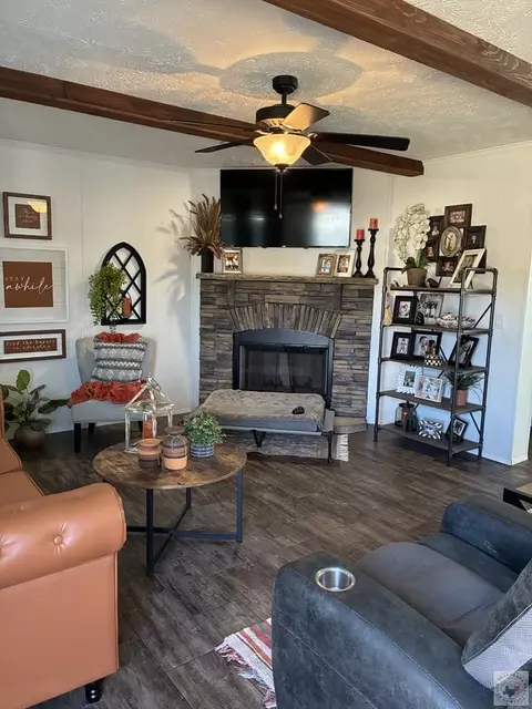 Living - 55 Barkman Bend Rd Hooks Tx 75561, Hooks, TX 75561 photo 4 of 8