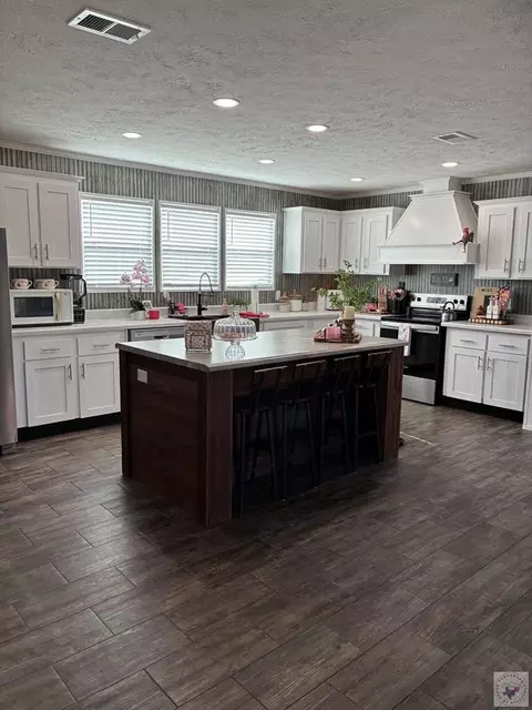 Kitchen - 55 Barkman Bend Rd Hooks Tx 75561, Hooks, TX 75561 photo 2 of 10