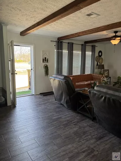 Entry Way - 55 Barkman Bend Rd Hooks Tx 75561, Hooks, TX 75561 photo 1 of 2