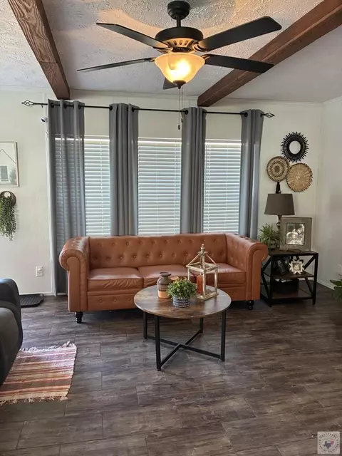 Living - 55 Barkman Bend Rd Hooks Tx 75561, Hooks, TX 75561 photo 6 of 8