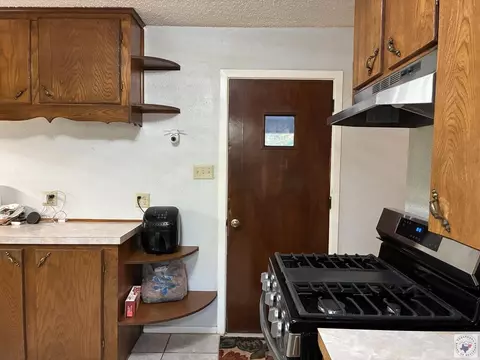 Kitchen - 3700 Peace Ln Texarkana Ar 71854, Texarkana, AR 71854 photo 3 of 5