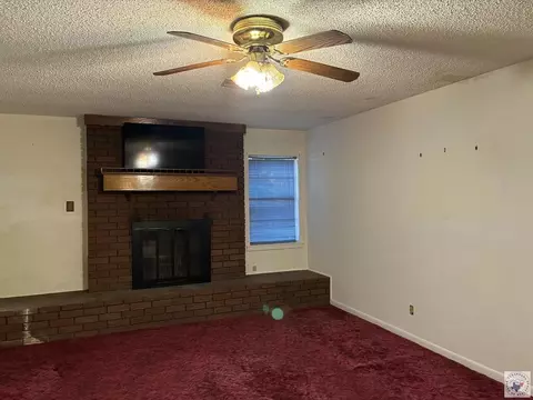 Living - 3700 Peace Ln Texarkana Ar 71854, Texarkana, AR 71854 photo 4 of 5