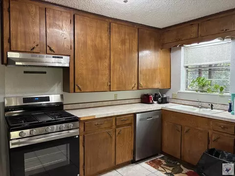 Kitchen - 3700 Peace Ln Texarkana Ar 71854, Texarkana, AR 71854 photo 4 of 5