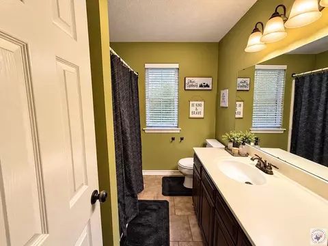 Bath - 5606 Woodline Dr Texarkana Ar 71854, Texarkana, AR 71854 photo 2 of 3