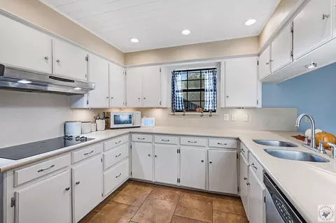 Kitchen - 1 Jan Place Texarkana Ar 71854, Texarkana, AR 71854 photo 2 of 2