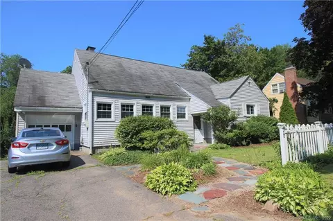 78 Suffield St, Windsor Locks, CT 06096 photo 1