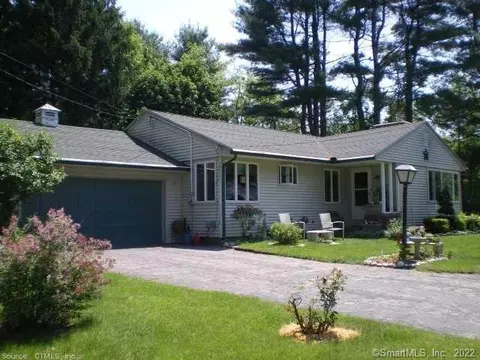 15 George Ave, Thompson, CT 06277 photo 1