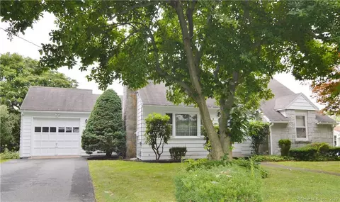 43 Greenbow St, Waterbury, CT 06708 photo 1