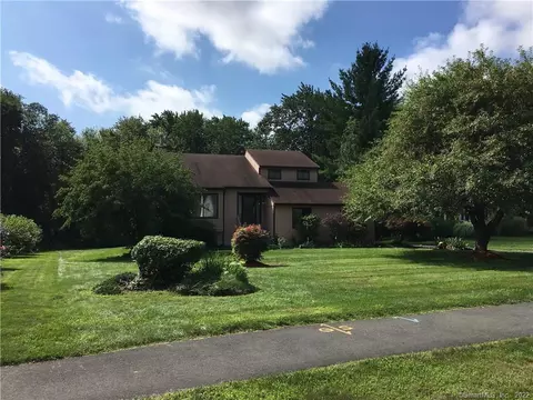 20 Peddler Dr, Windsor, CT 06095 photo 1
