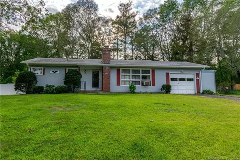 3 Pine St, Plainfield, CT 06374 photo 1
