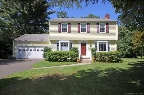16 Vining Rd, Sandy Hook, CT 06482 photo 1