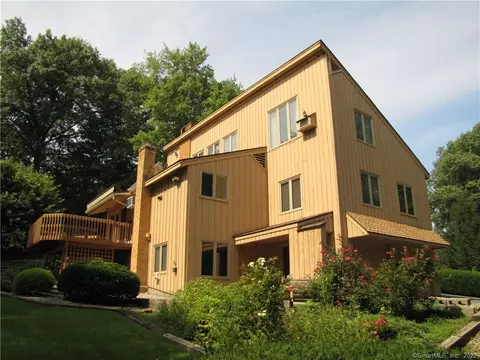 1850 Hill St, Suffield, CT 06078 photo 1