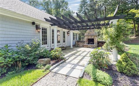 98 Umpawaug Rd, Redding, CT 06896 photo 1