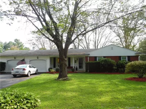 12 Oak St, Plainfield, CT 06374 photo 1