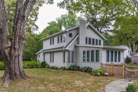 44 E Wharf Rd, Madison, CT 06443 photo 1