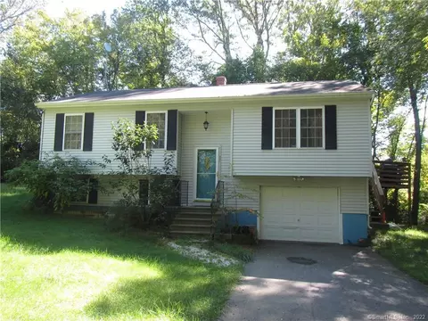 77 Lillibridge Rd, Plainfield, CT 06374 photo 1