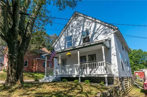 22 Buck St, Killingly, CT 06239 photo 1