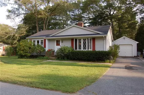 6 Stuart Dr, Preston, CT 06365 photo 1