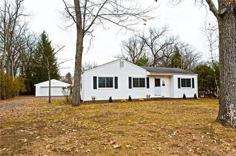 462 Elm St, Windsor Locks, CT 06096 photo 1