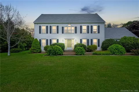 8 Platt Dr, Prospect, CT 06712 photo 1