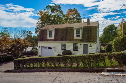 27 Kickapoo Rd, Middlefield, CT 06455 photo 1
