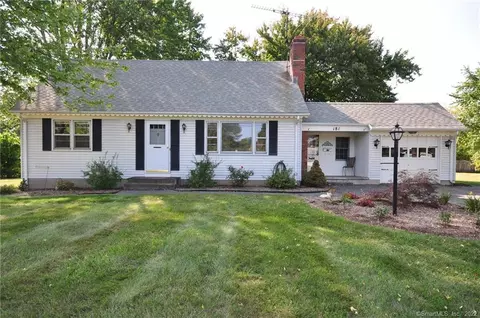 181 S Elm St, Windsor Locks, CT 06096 photo 1
