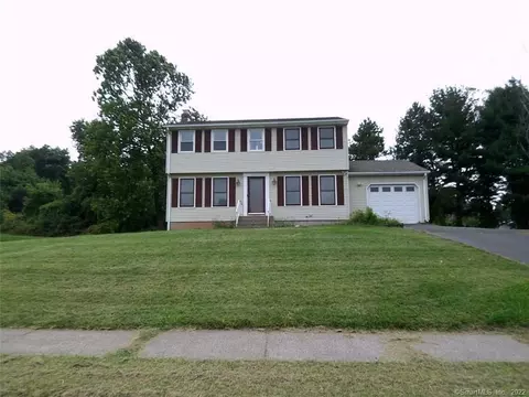 3 Jonathan Pl, Bloomfield, CT 06002 photo 1