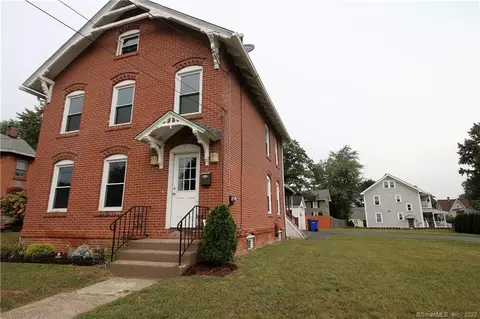 7 Olive St, Windsor Locks, CT 06096 photo 1