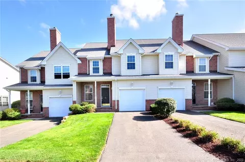 38 Last Leaf Cir #38, Windsor, CT 06095 photo 1