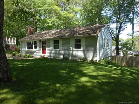 19 Iron St, Ledyard, CT 06339 photo 1