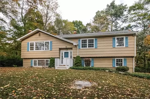 110 Walnut St, Monroe, CT 06468 photo 1