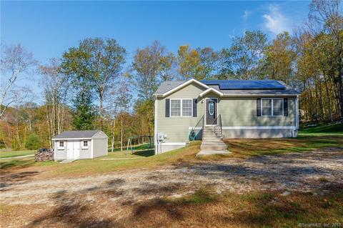 524 Christopher Way, Killingly, CT 06239 photo 1