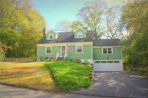 28 Barry Dr, Ledyard, CT 06335 photo 1