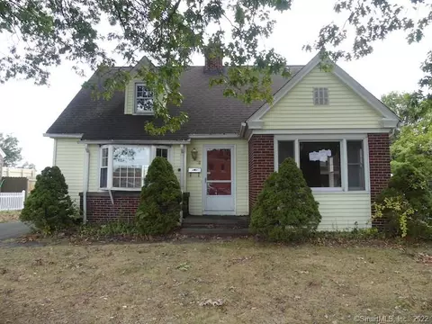 35 E Maple St, Plainville, CT 06062 photo 1