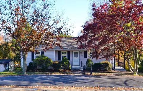 641 Gilbert Ave, Hamden, CT 06514 photo 1