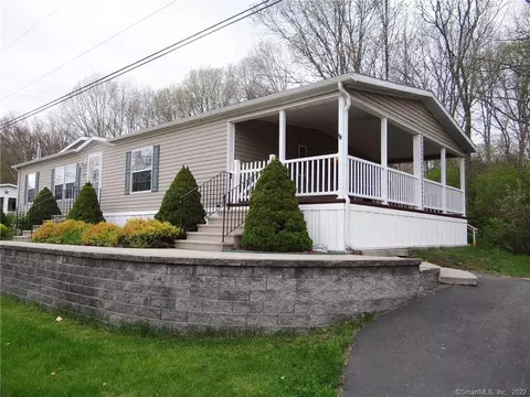 89 Erin Dr, Plainfield, CT 06374 photo 1