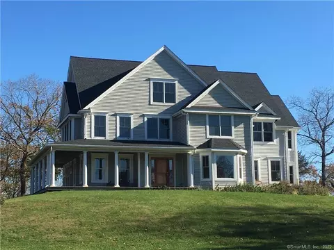 5 Morgan Dr, Sandy Hook, CT 06482 photo 1