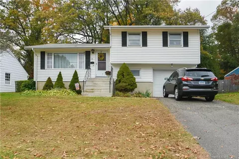 61 Joy Rd, Waterbury, CT 06708 photo 1