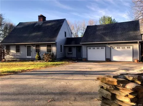 1041 Hartford Pike, Killingly, CT 06241 photo 1