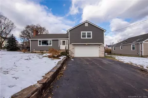33 Maxwell Dr, Wethersfield, CT 06109 photo 1