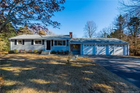 4 Brookside Dr, Monroe, CT 06468 photo 1